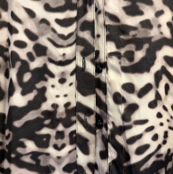 Jennifer Lopez Animal Print Blouse size 1x - Picture 2 of 5